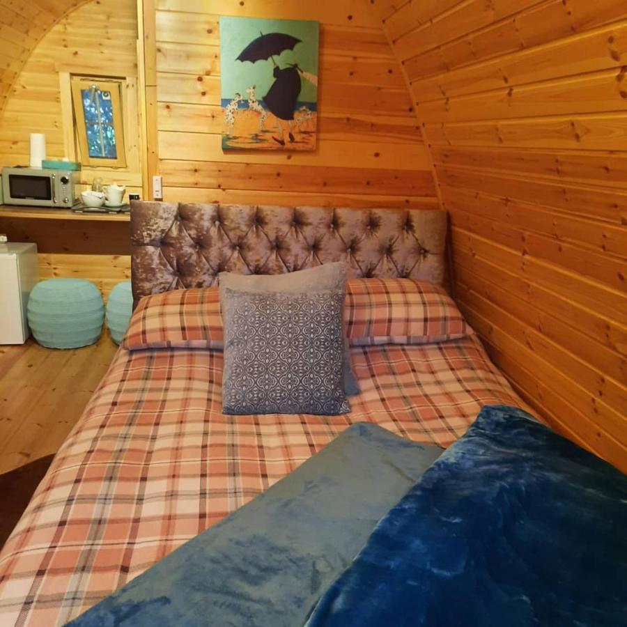 Log Cabin Hotell Kells  Eksteriør bilde